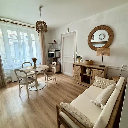 Daire Couleur Des Champs Avec Exterieur - 15 Mn A Pied De La Cite *