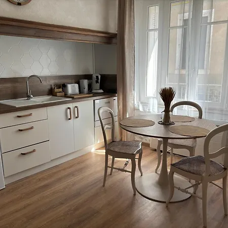 Daire Couleur Des Champs Avec Exterieur - 15 Mn A Pied De La Cite *